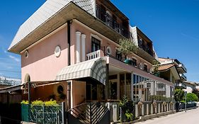 Hotel Cesari