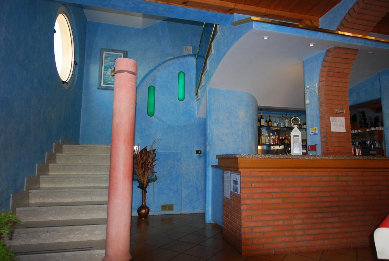 Hotel Cesari Rimini Esterno foto
