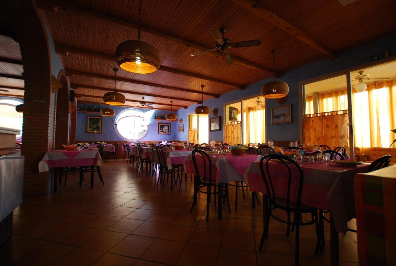 Hotel Cesari Rimini Esterno foto