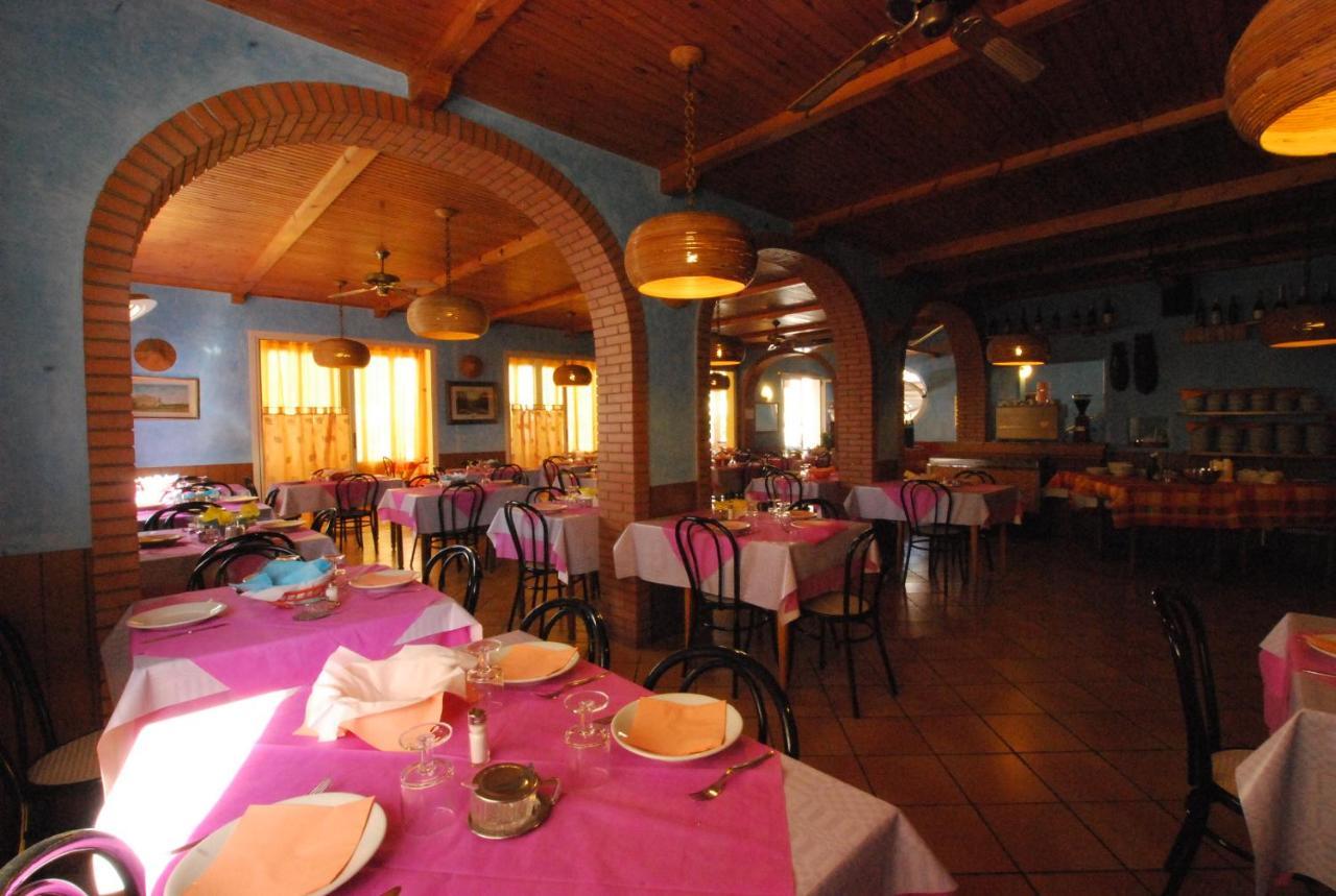 Hotel Cesari Rimini Esterno foto