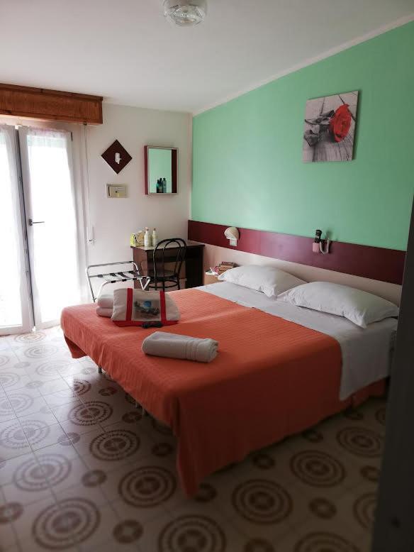 Hotel Cesari Rimini Esterno foto