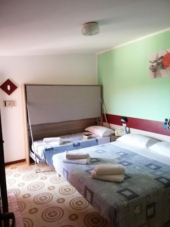 Hotel Cesari Rimini Esterno foto