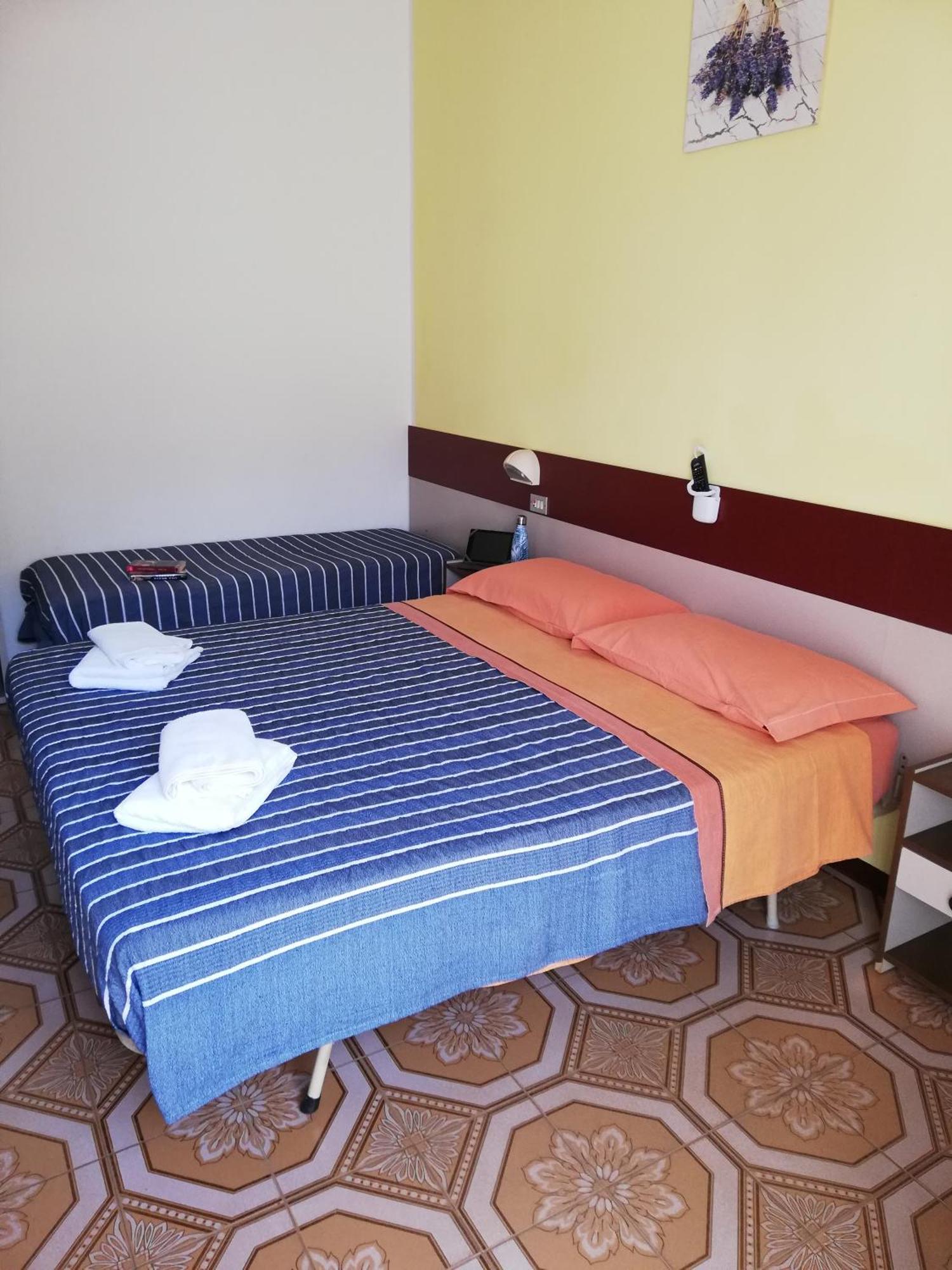 Hotel Cesari Rimini Esterno foto